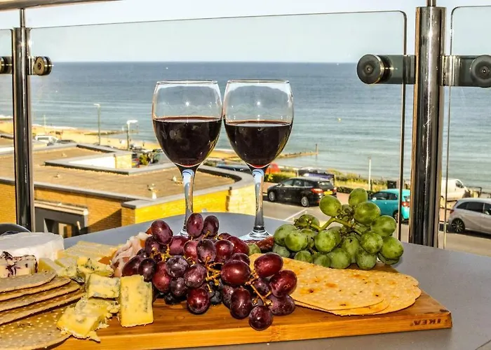 Soho Beach Apartment With Fabulous Sea View And 2 Minutes To The Beach With Free Parking And Netflix