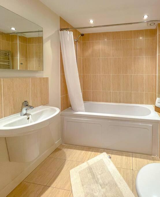 Apartment Soho Beach With Fabulous Sea View And 2 Minutes To The Beach With Free Parking And Netflix