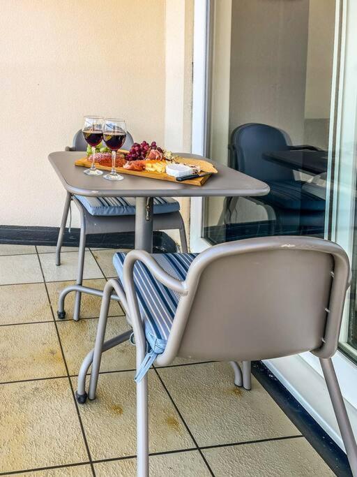 Soho Beach With Fabulous Sea View And 2 Minutes To The Beach With Free Parking And Netflix * Bournemouth