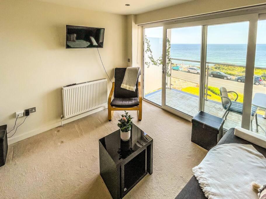 Soho Beach With Fabulous Sea View And 2 Minutes To The Beach With Free Parking And Netflix * Bournemouth