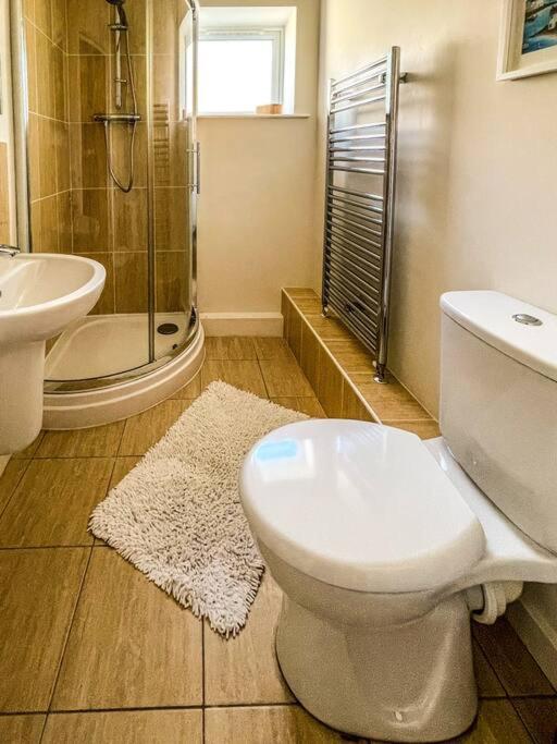Soho Beach With Fabulous Sea View And 2 Minutes To The Beach With Free Parking And Netflix Apartment *